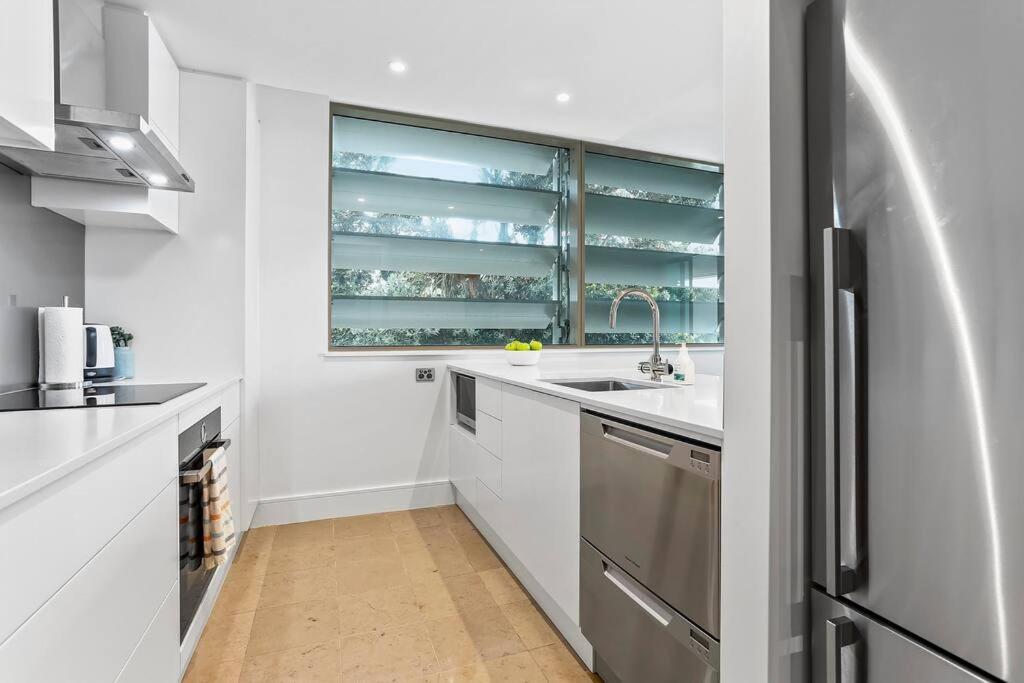 Elegant & Sunny Living With Stunning Marina Views Leilighet Auckland Eksteriør bilde