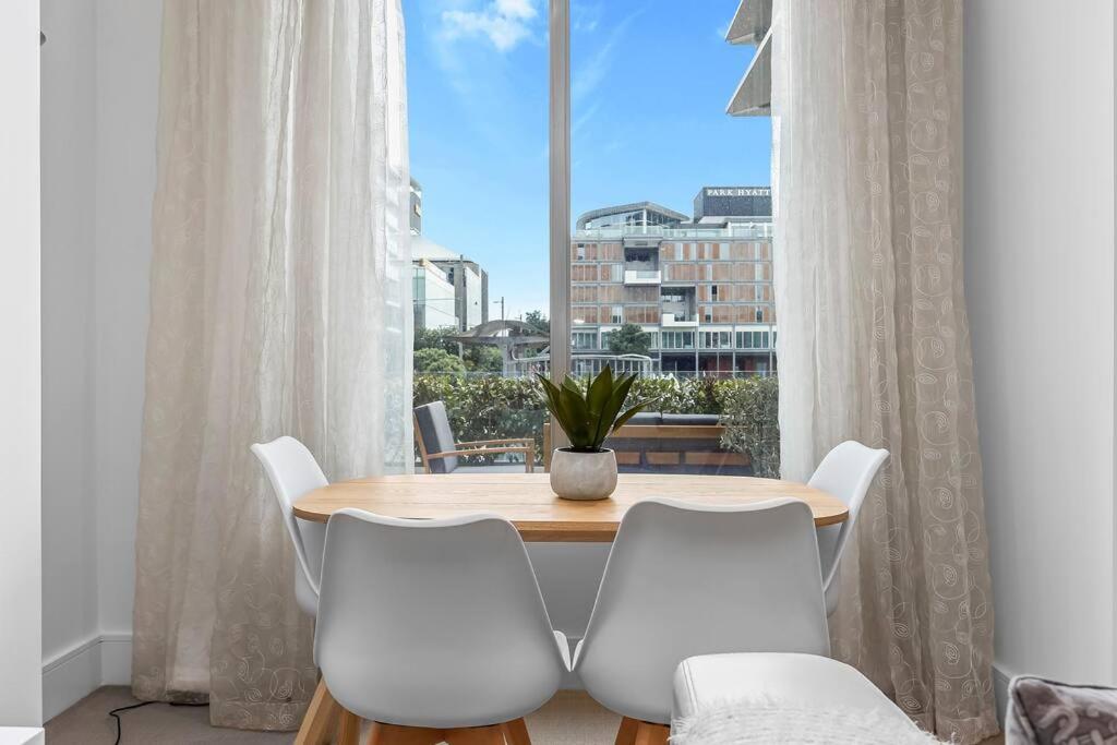 Elegant & Sunny Living With Stunning Marina Views Leilighet Auckland Eksteriør bilde