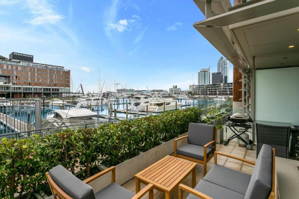 Elegant & Sunny Living With Stunning Marina Views Leilighet Auckland Eksteriør bilde