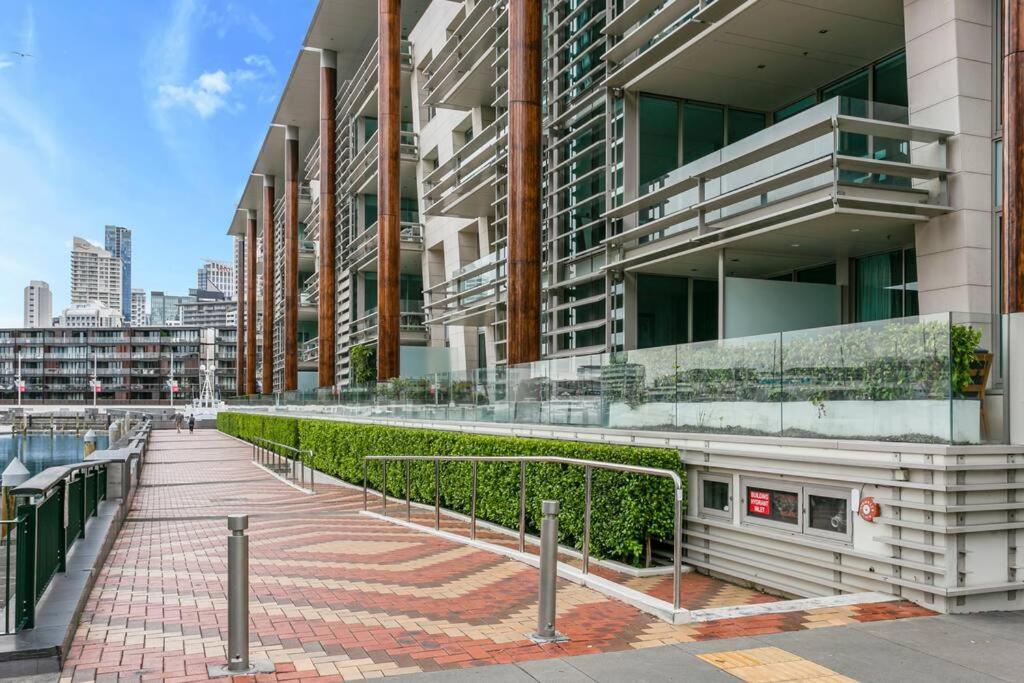 Elegant & Sunny Living With Stunning Marina Views Leilighet Auckland Eksteriør bilde