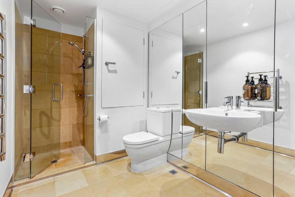 Elegant & Sunny Living With Stunning Marina Views Leilighet Auckland Eksteriør bilde