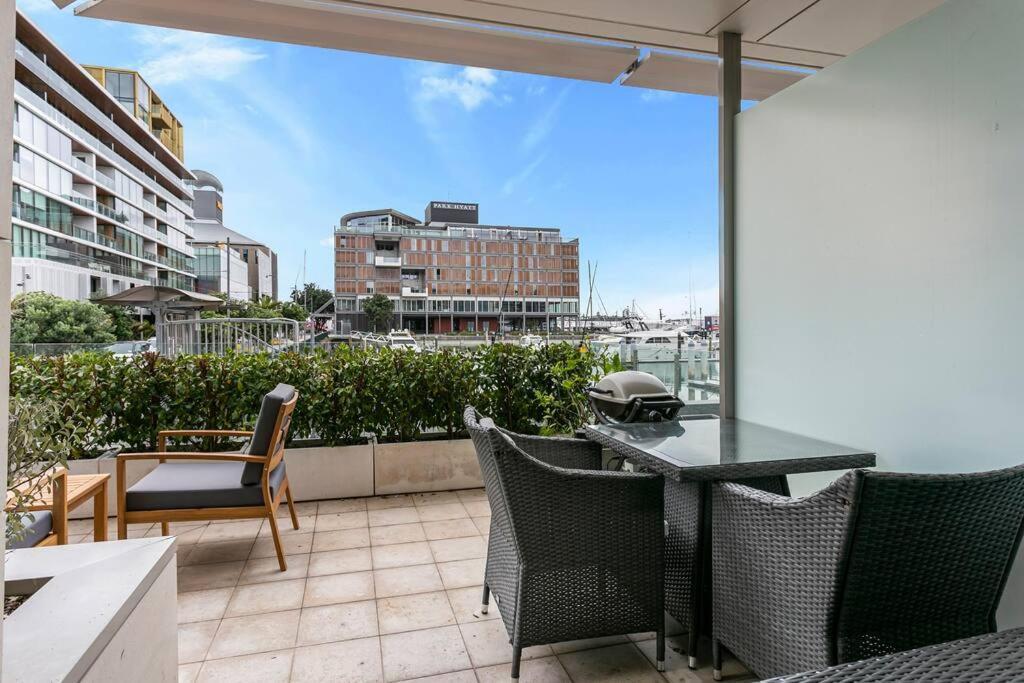Elegant & Sunny Living With Stunning Marina Views Leilighet Auckland Eksteriør bilde